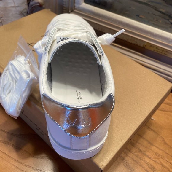 NEW VINTAGE HAVANA Carla Sneakers For Women  White/silver 367mn - Picture 8 of 9